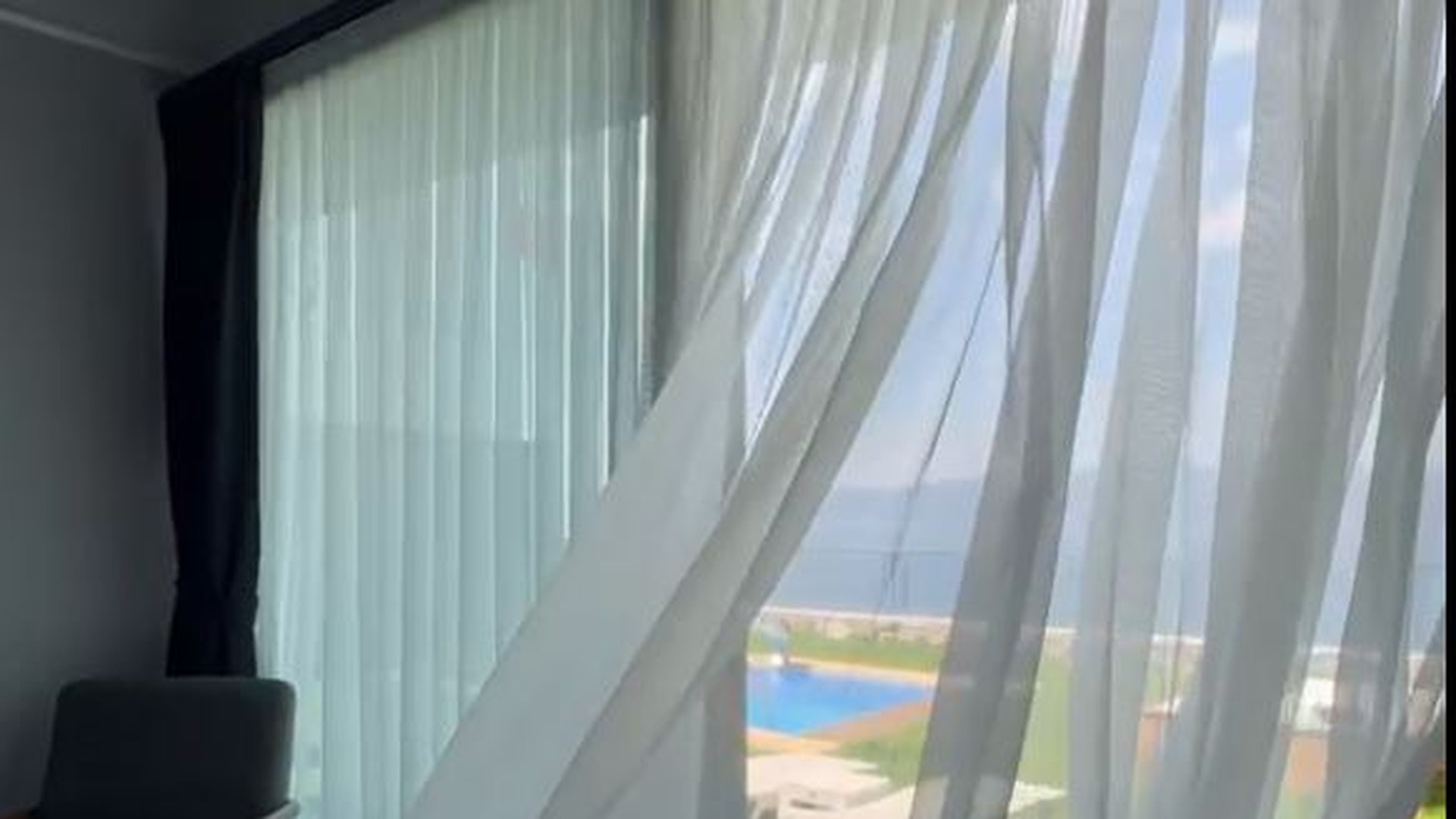 Manzaralı Yatak Odası